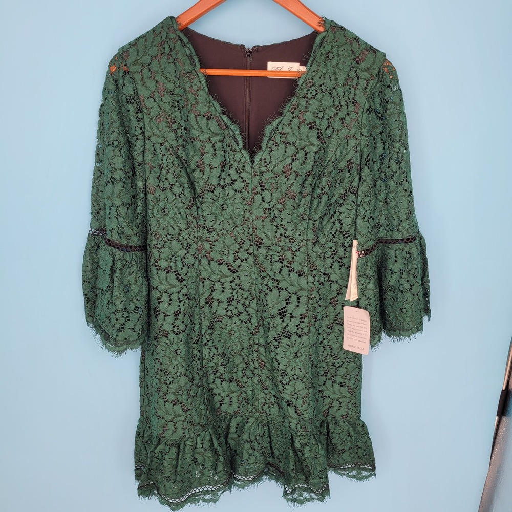 NWT Eliza J Lace Fit & Flare Dress Women 14P Green Cocktail Bell Sleeve V-Neck